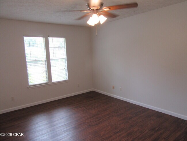 Building Photo - 8629 Deerpoint Dr