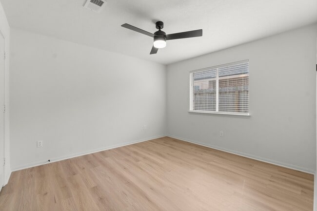 Building Photo - 29030 Fox Fountain Ln