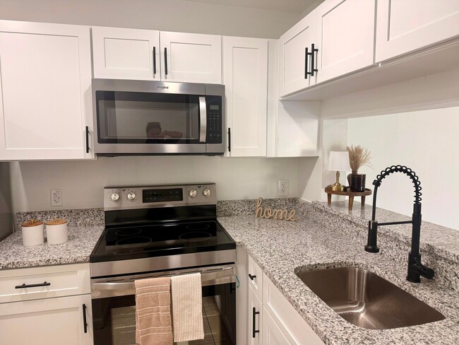 Building Photo - 5219 Via Hacienda Cir
