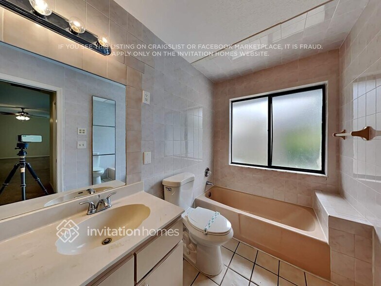 Building Photo - 147 Heron Pkwy