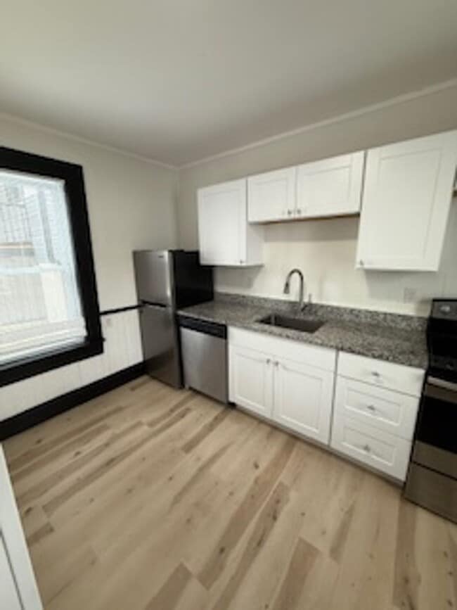 Building Photo - 18-20 Pierce St