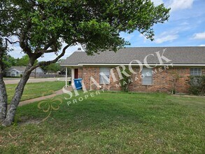 Building Photo - 2-Bedroom MISD Duplex