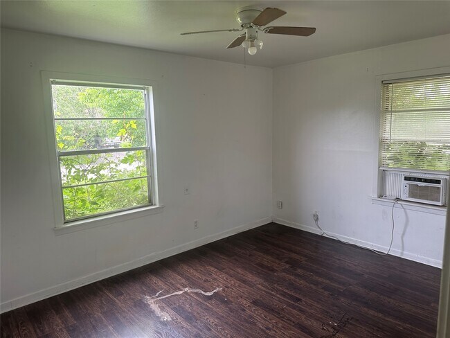 Building Photo - 3118 Dacca Dr