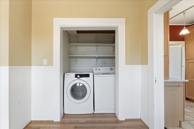 Building Photo - Charming Updated Home in SE Portland!