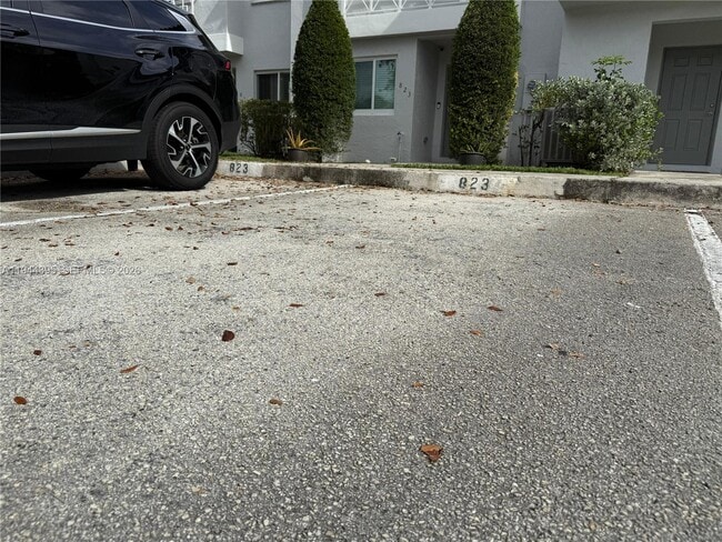 Building Photo - 823 NW 208th Terrace