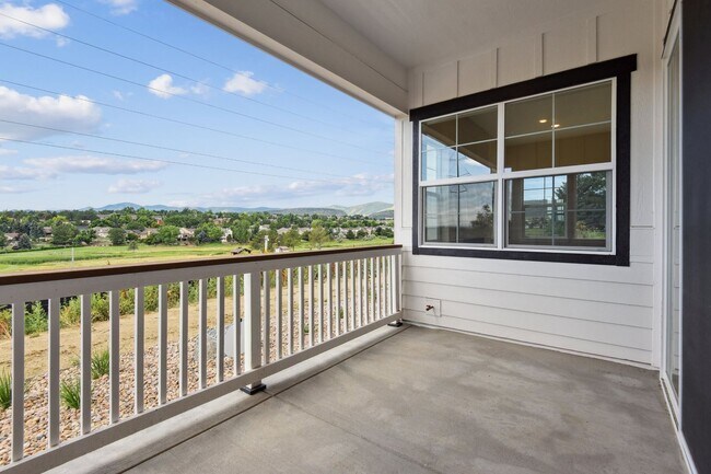 Building Photo - Gorgeous Ranch with 4 BR/3 1/2 Baths in Li...