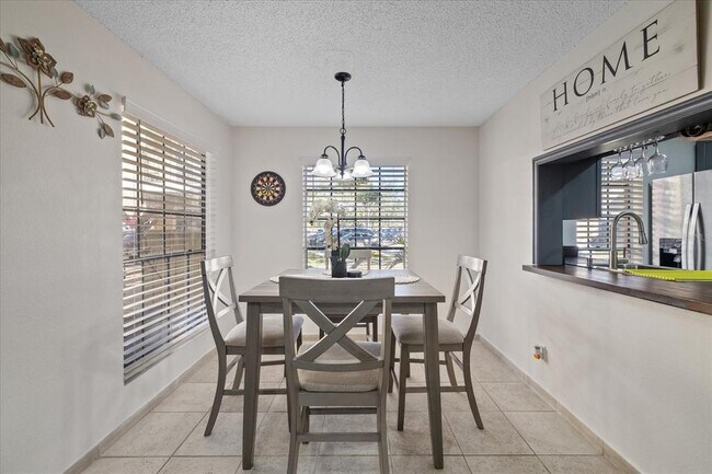 Building Photo - 8724 Mallard Reserve Dr
