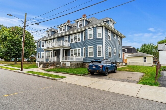 Building Photo - 279 Belmont St