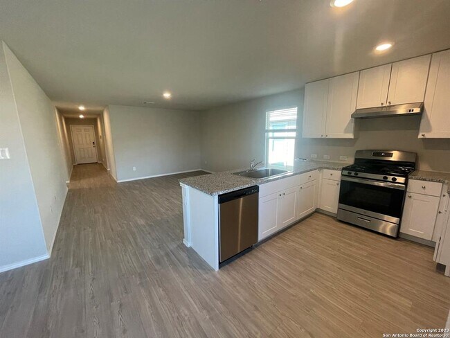 Building Photo - 430 Blue Stem Rd