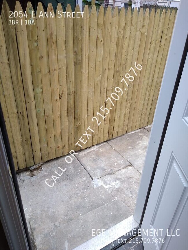 Building Photo - 2054 Ann St