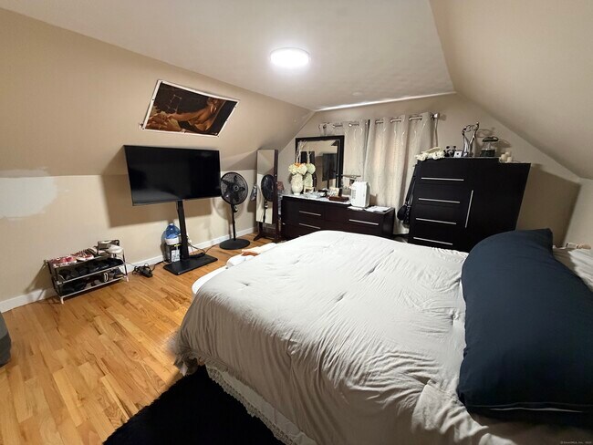 Building Photo - 128 Harlan St