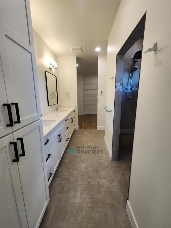 Building Photo - 8416 E Maringo Dr