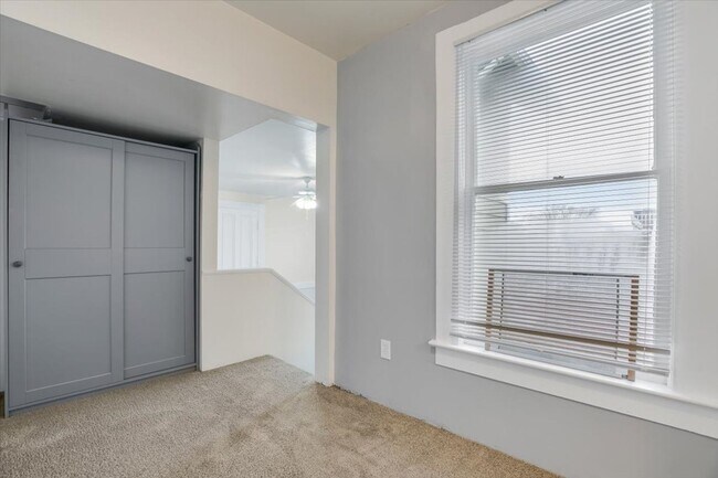 Building Photo - Charming 1-Bedroom Coming Soon!