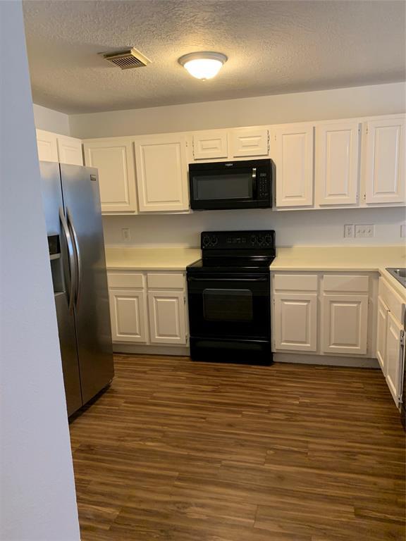 Building Photo - 73 Hickory Oak Dr