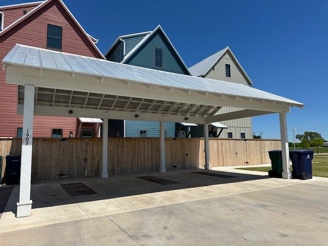 Building Photo - 916 Pedalers Ln