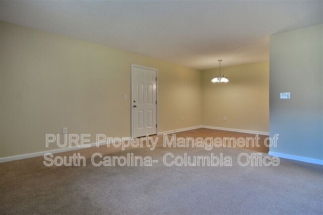 Building Photo - 515 Menlo Dr