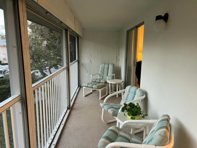 Building Photo - 18081 SE Country Club Dr