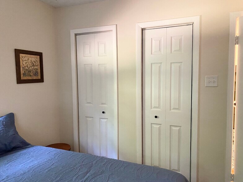 Full bedroom - 18 Home Pl