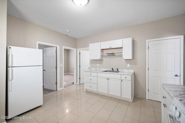 Building Photo - 343 S 42nd St