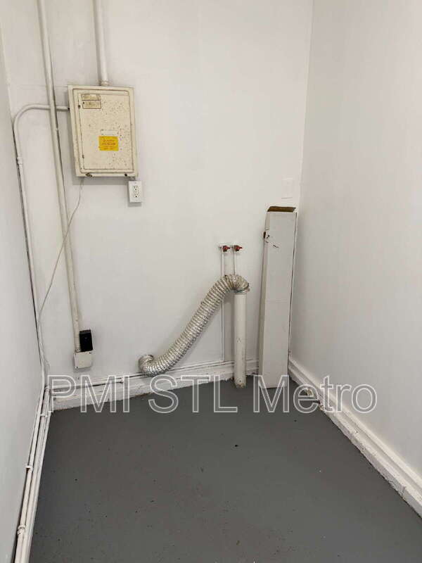 Building Photo - 240 Reasor Dr
