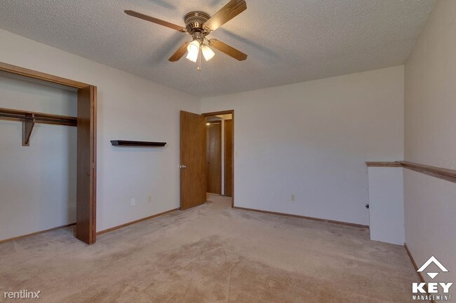 Building Photo - 2 br, 1.5 bath Townhome - 3003 S Brandywin...