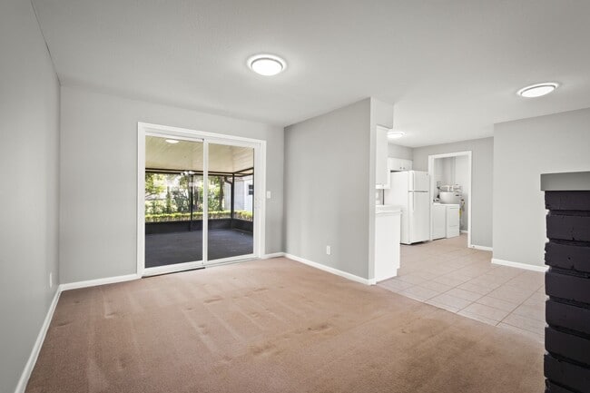 Building Photo - Newly Updated Home On Cul De Sac
