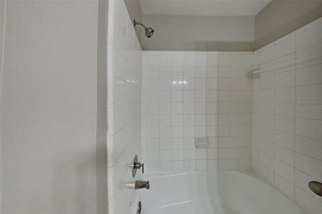 Building Photo - 17262 Lafayette Hollow Ln