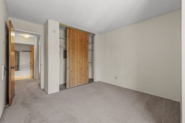 Building Photo - 8308 Regents Rd