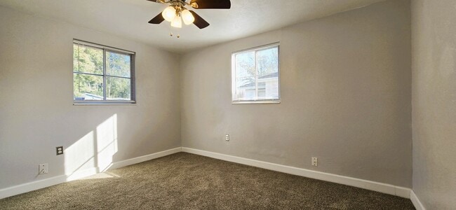 Building Photo - 2136 Bouyer St