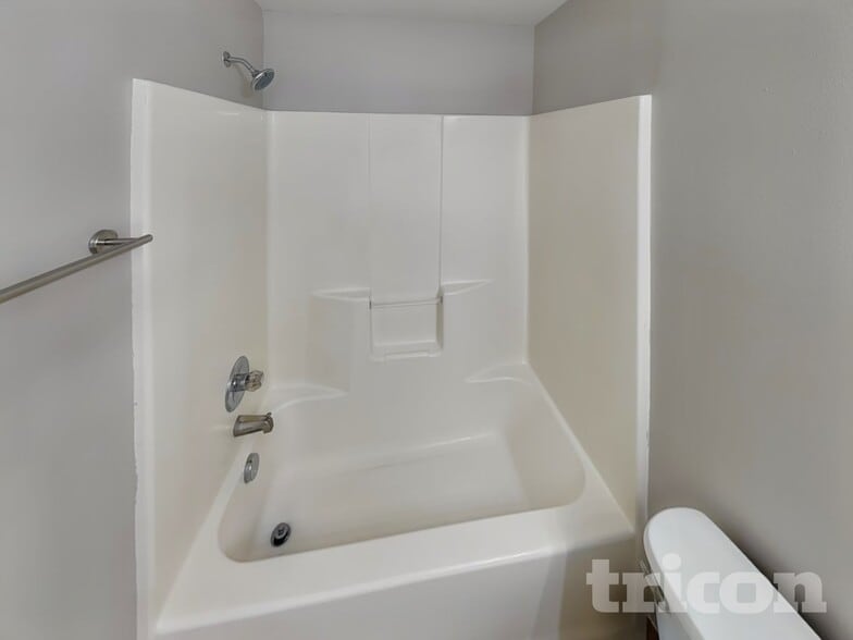 Building Photo - 6509 NE 139th Ct