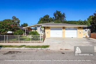 Building Photo - 701 E Chalynn Cir