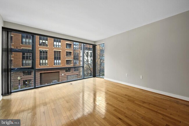 Building Photo - 1117 10th St NW