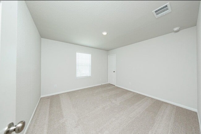 Building Photo - 15634 Buffalo Mdw Ct