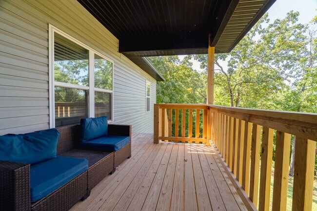 Building Photo - Nearly New Bella Vista Home Nestled in Ultimate Privacy! Furnished options available!