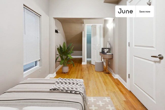 Building Photo - 2848 W Palmer