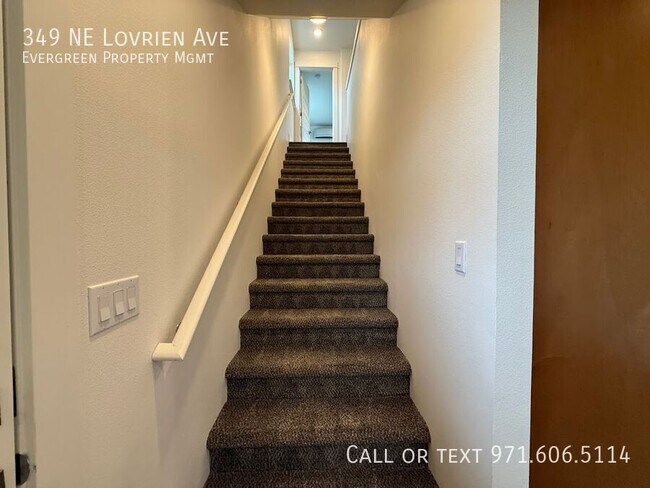 Building Photo - 349 NE Lovrien Ave