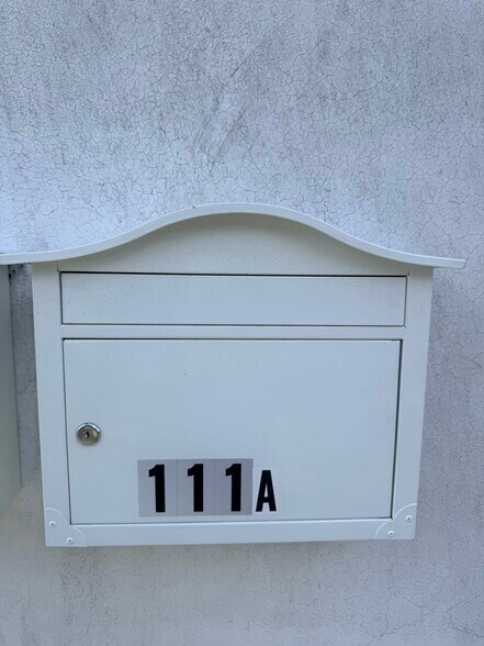 Building Photo - 111 E 60th St