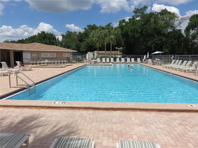 Building Photo - 4911 Sunnybrook Dr