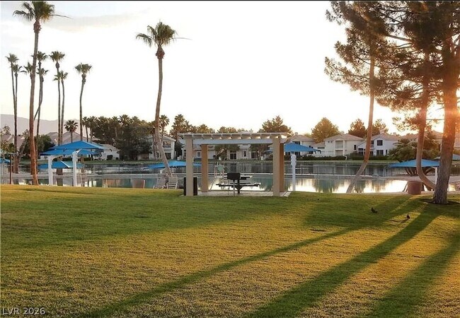 Building Photo - 8428 Oyster Dr
