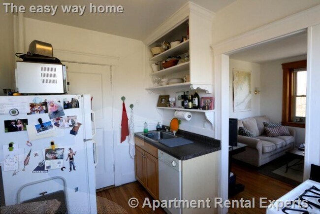 Building Photo - 99 Hancock St