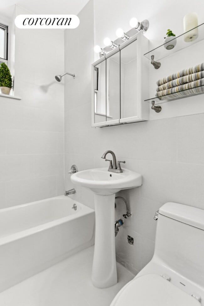 Building Photo - 401 W 56th St