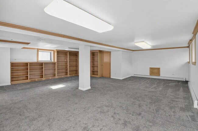 Building Photo - 708 McCarthy Rd
