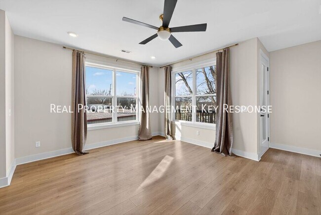 Building Photo - 2109 23rd Ave N