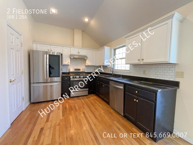 Building Photo - 2 Fieldstone Dr