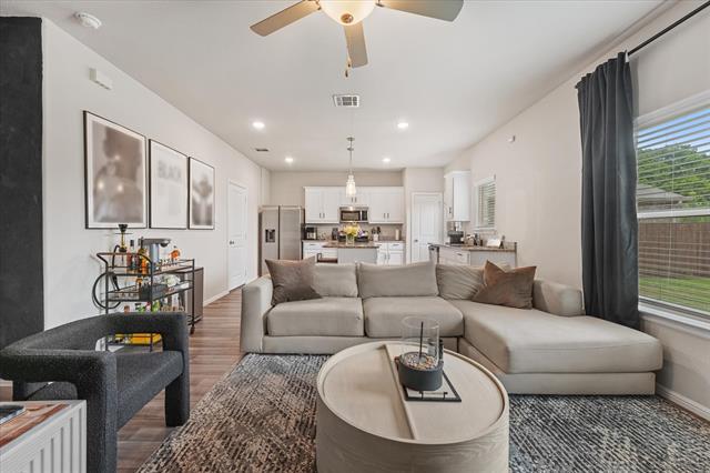 Building Photo - 1128 Catalan Trl