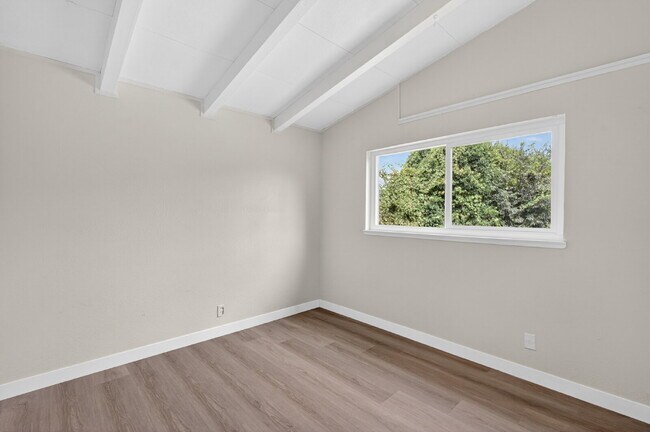 Building Photo - Charming 3-Bed Gem in Sacramento