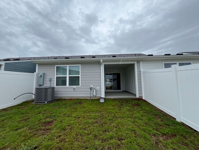 Building Photo - 4184 Farmfield Dr