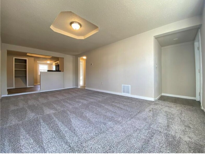 Building Photo - 3440 Easton Blvd