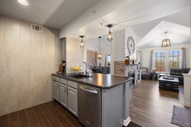 Building Photo - 12762 Ironstone Way