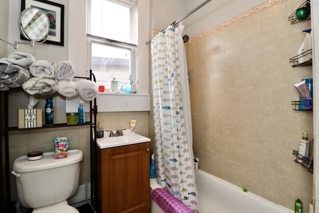 Building Photo - 19 Graham St